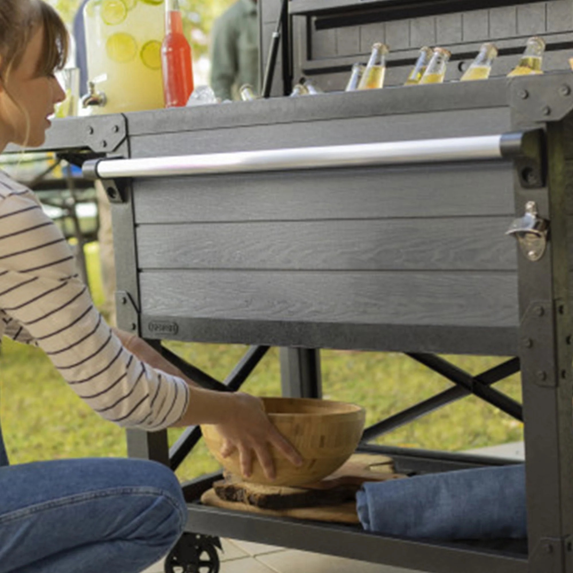 Keter Outdoor Patio Cooler Ice Chest Insulated Beverage Bar Cart, Gray - Image 4