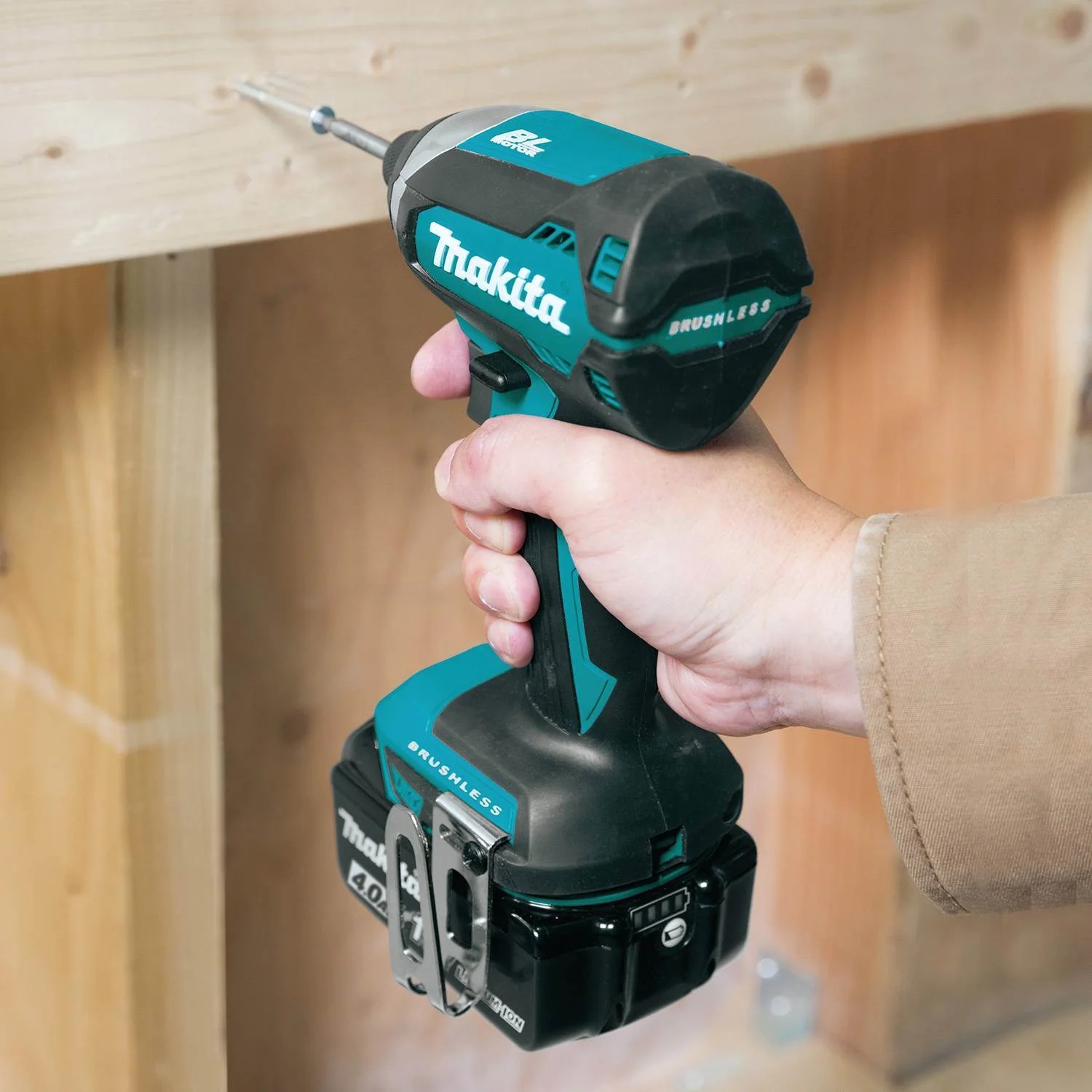 Makita Brushless 18V LXT Cordless 2 Piece Impact & Driver Drill Combo Kit XT269M - Image 3