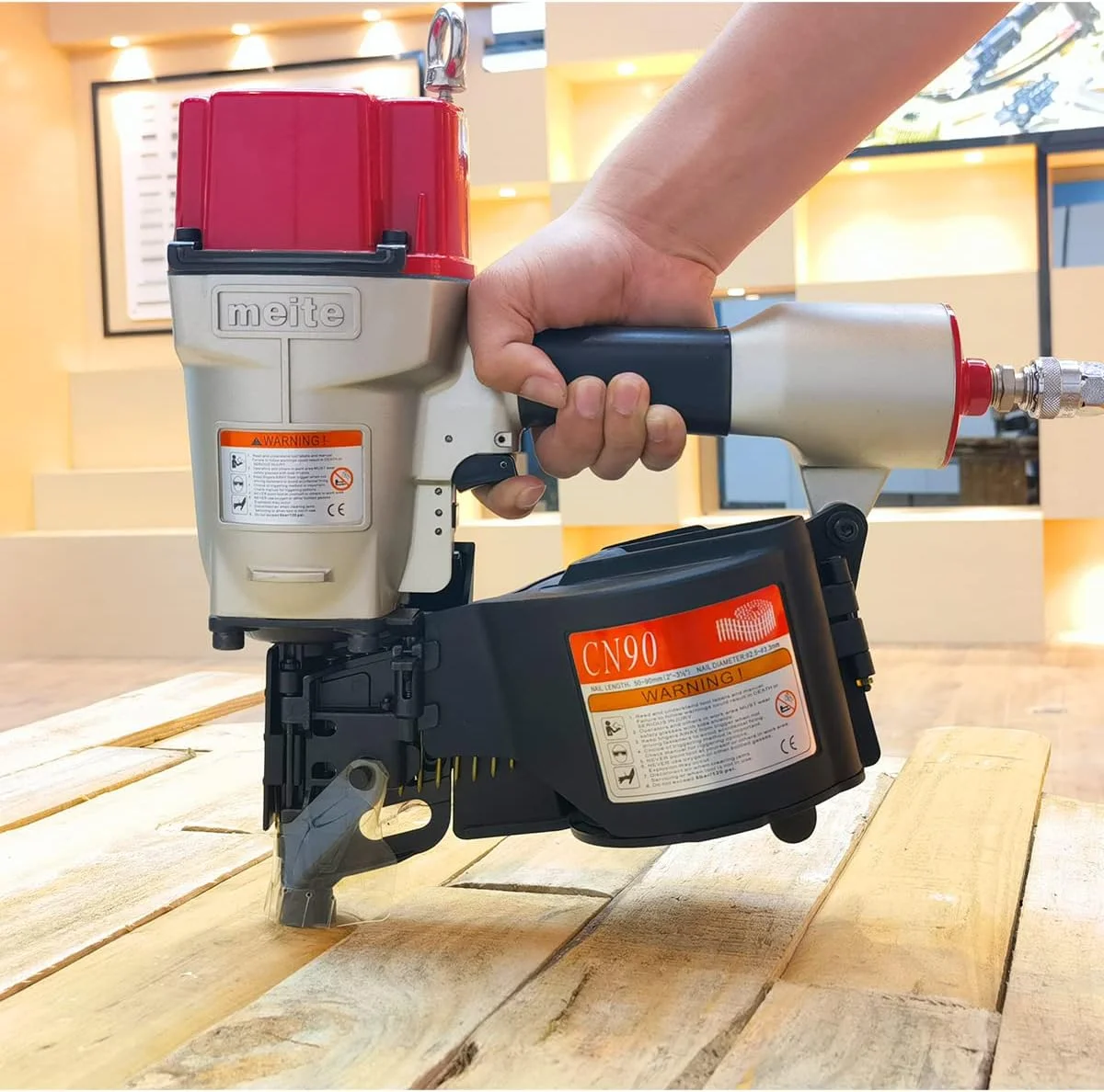 MEITE CN90 Industrial Coil Siding Nailer 15 Degree 2-1/4" to 3-1/2" Pneumatic Coil Nail Gun with Aluminum Housing - Image 3