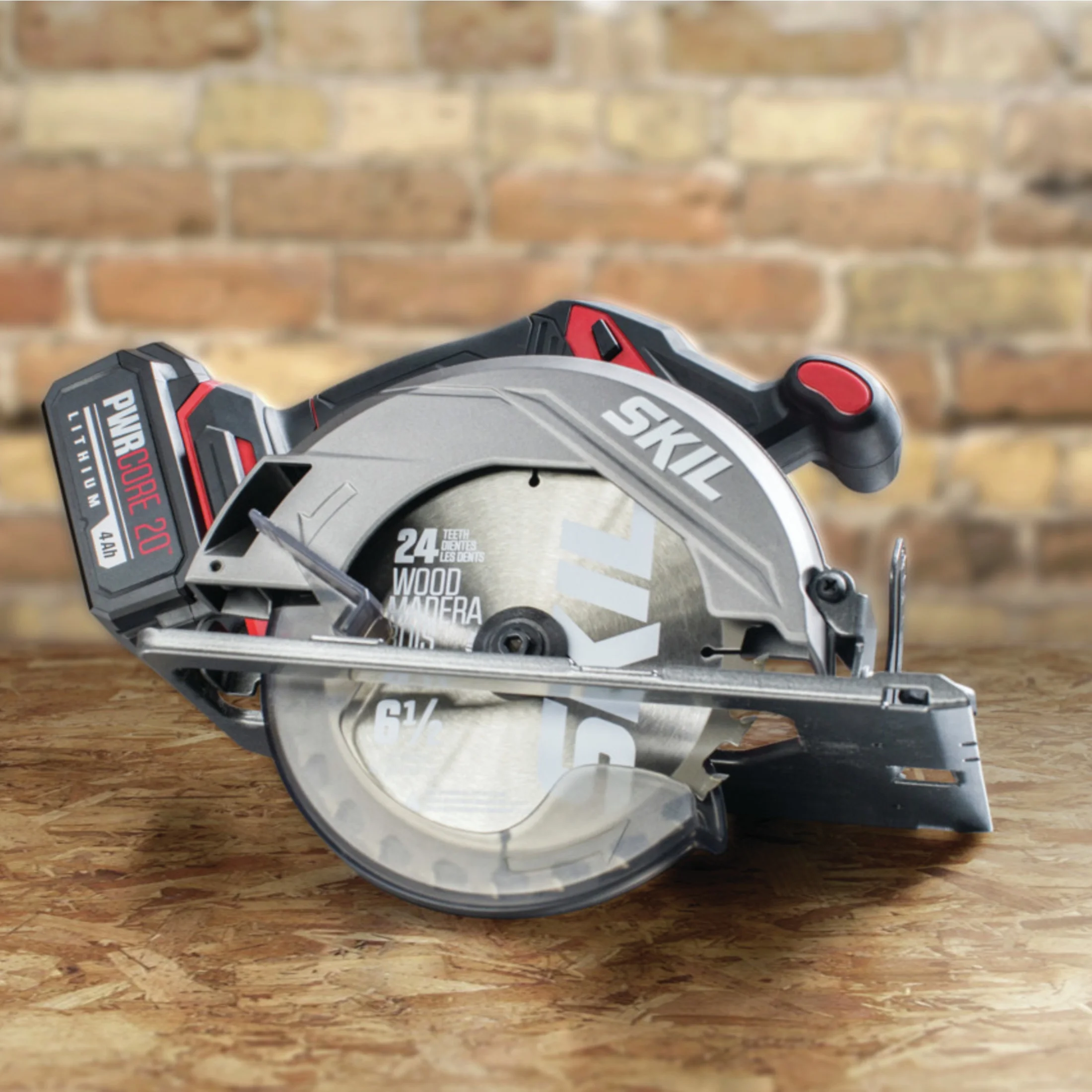 SKIL PWR CORE 20? Brushless 20-Volt 6-1/2'' Circular saw Kit with with 4.0 Ah Lithium Battery and PWR JUMP? Charger - Image 2
